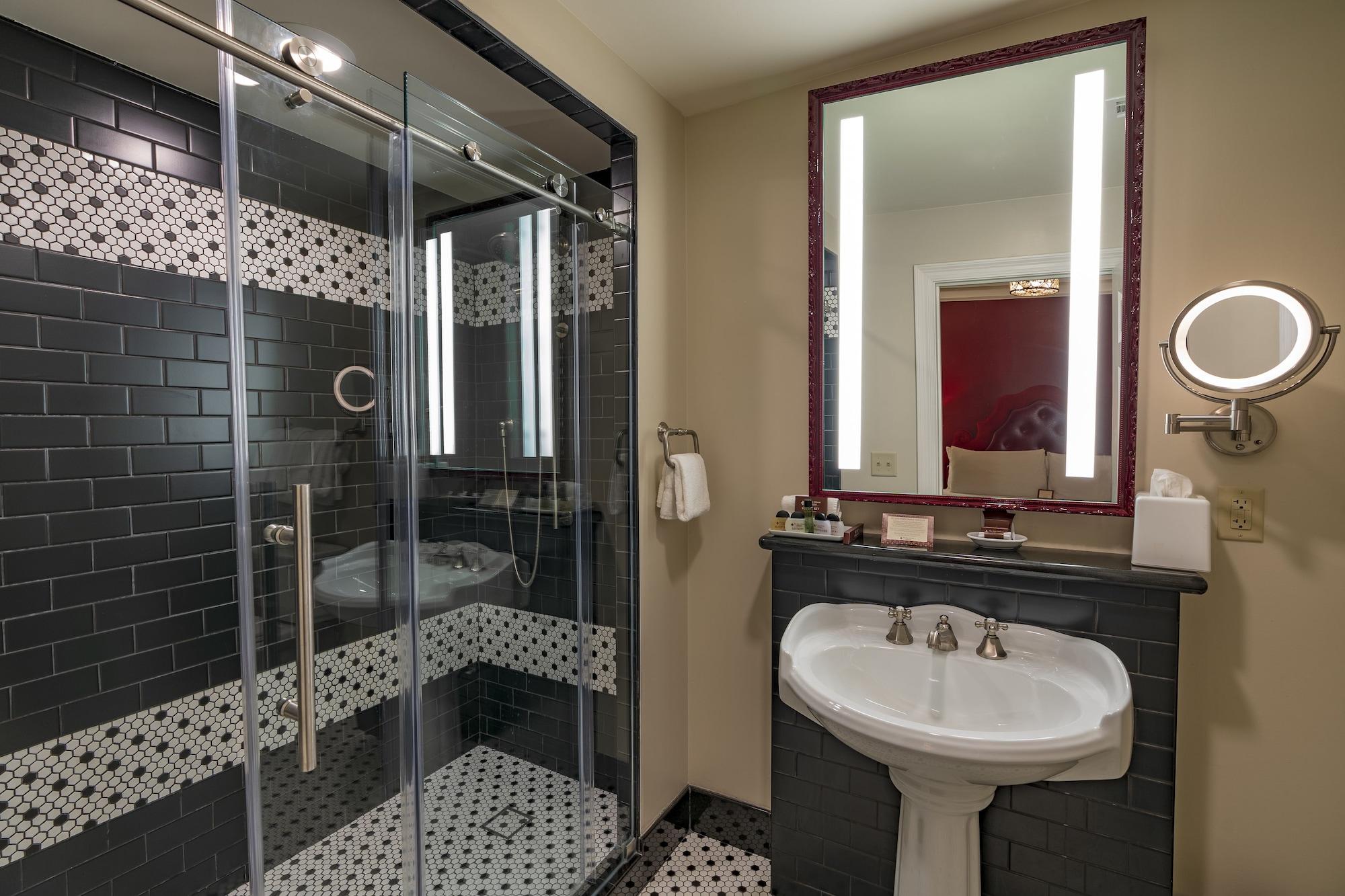 Dauphine Orleans Hotel Новый Орлеан Экстерьер фото